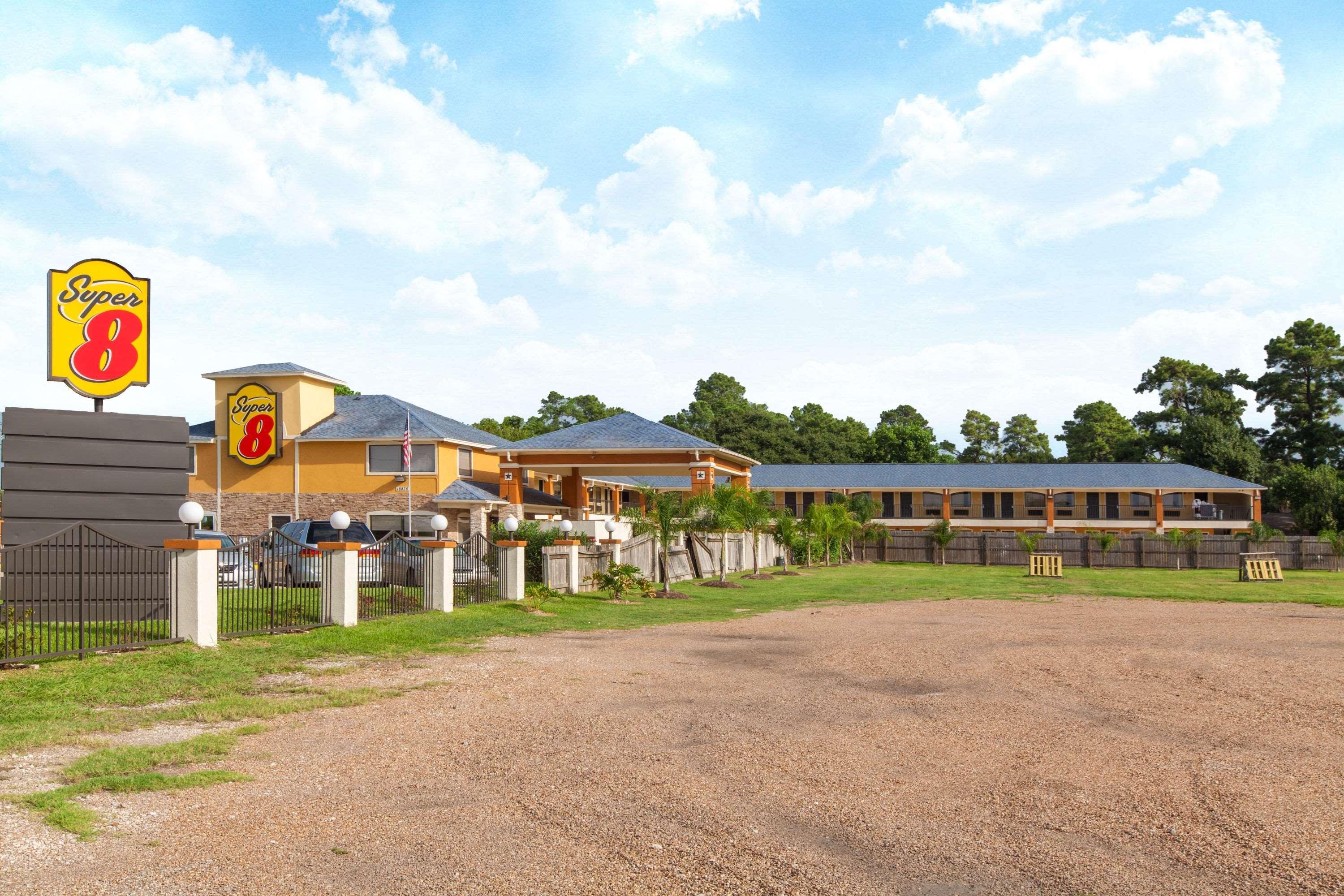 Super 8 By Wyndham Houston/willowbrook Hwy 249 Otel 2*