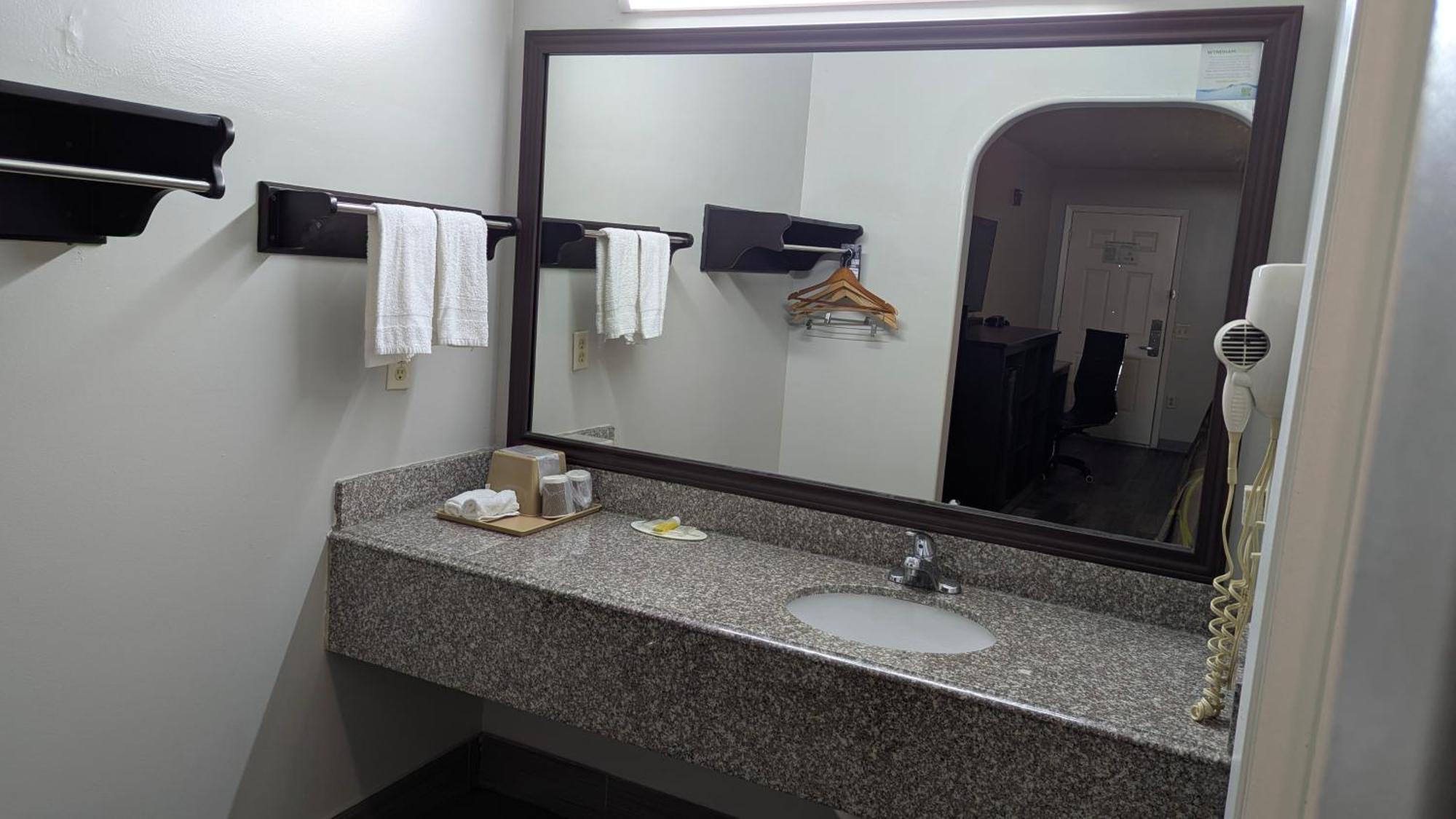 Otel Super 8 By Wyndham Houston/willowbrook Hwy 249